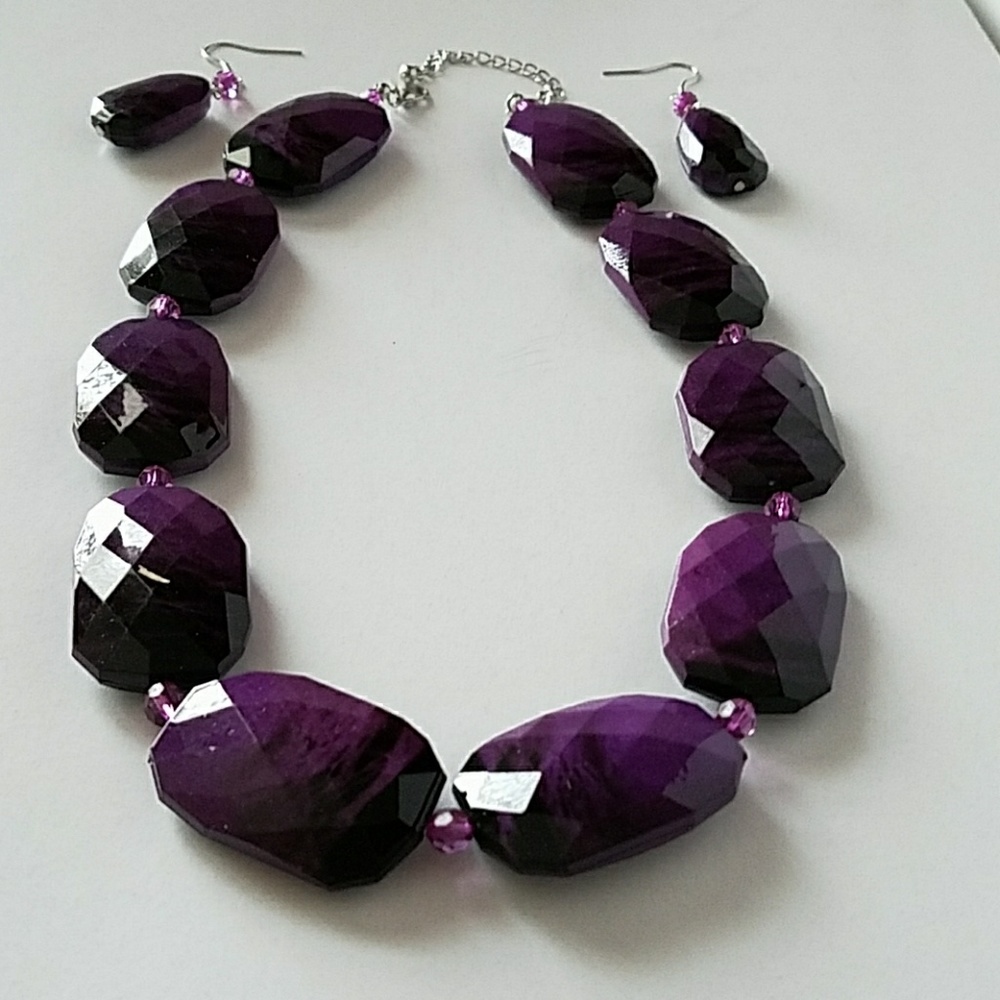 Necklace Set - Picture 2 of 3